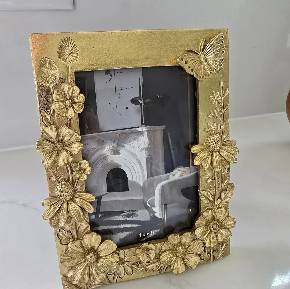 Sagebrook Home Gold Resin Flowers Butterfly 4x6 Photo Frame New‎